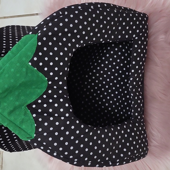 Brand New POLKA-DOT "STRAWBERRY" Shaped Soft Cat House-L - Picture 2 of 9